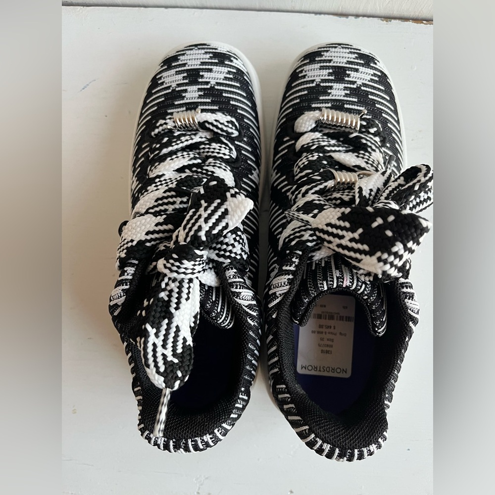 🔴SOLD🔴 BURBERRY Check Knit Box Sneaker - Black and White Size 39 - Picture 6 of 12